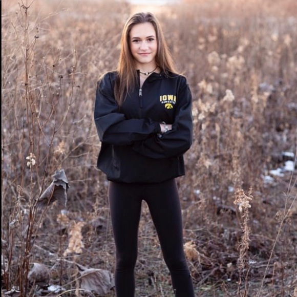 Meet your Posher, Stephanie - Picture 1 of 1